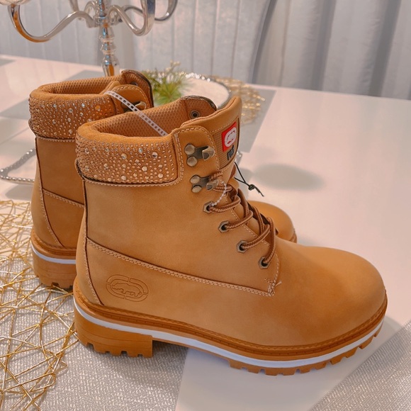 Boots - Picture 2 of 6